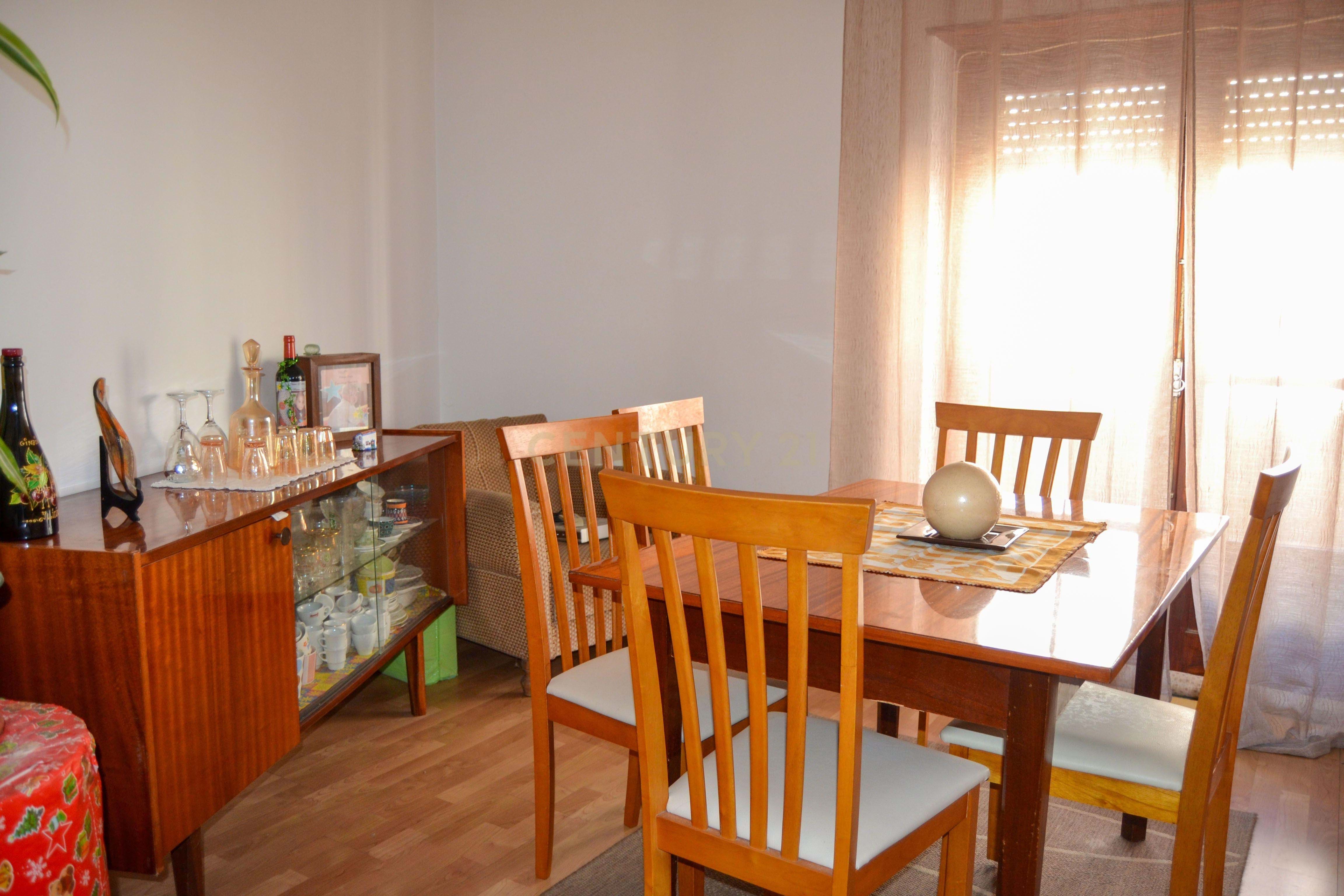 Spacious 5-Room Building for Recovery in Leiria - €344