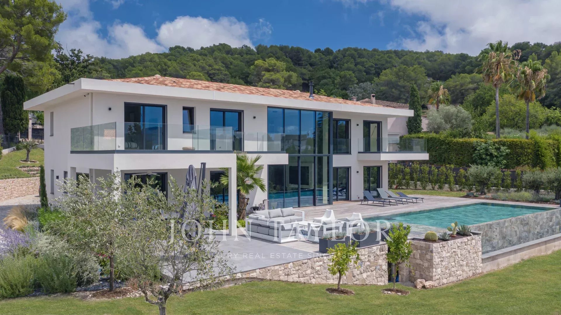 Luxurious 5-Bedroom Villa in Mougins, France