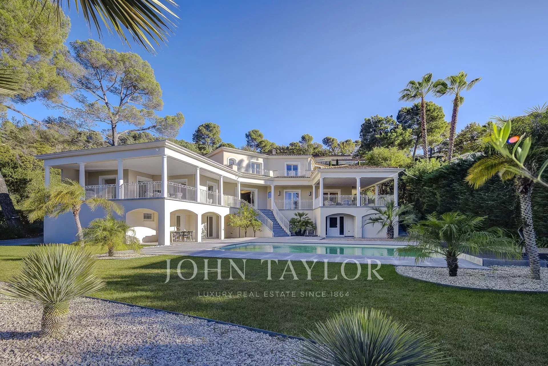 Exceptional villa in the heart of the Royal Mougins Golf Resort