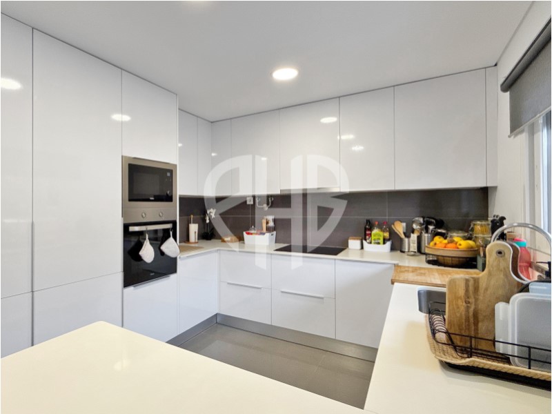 Semi-detached house T2+1 // Fernão Ferro