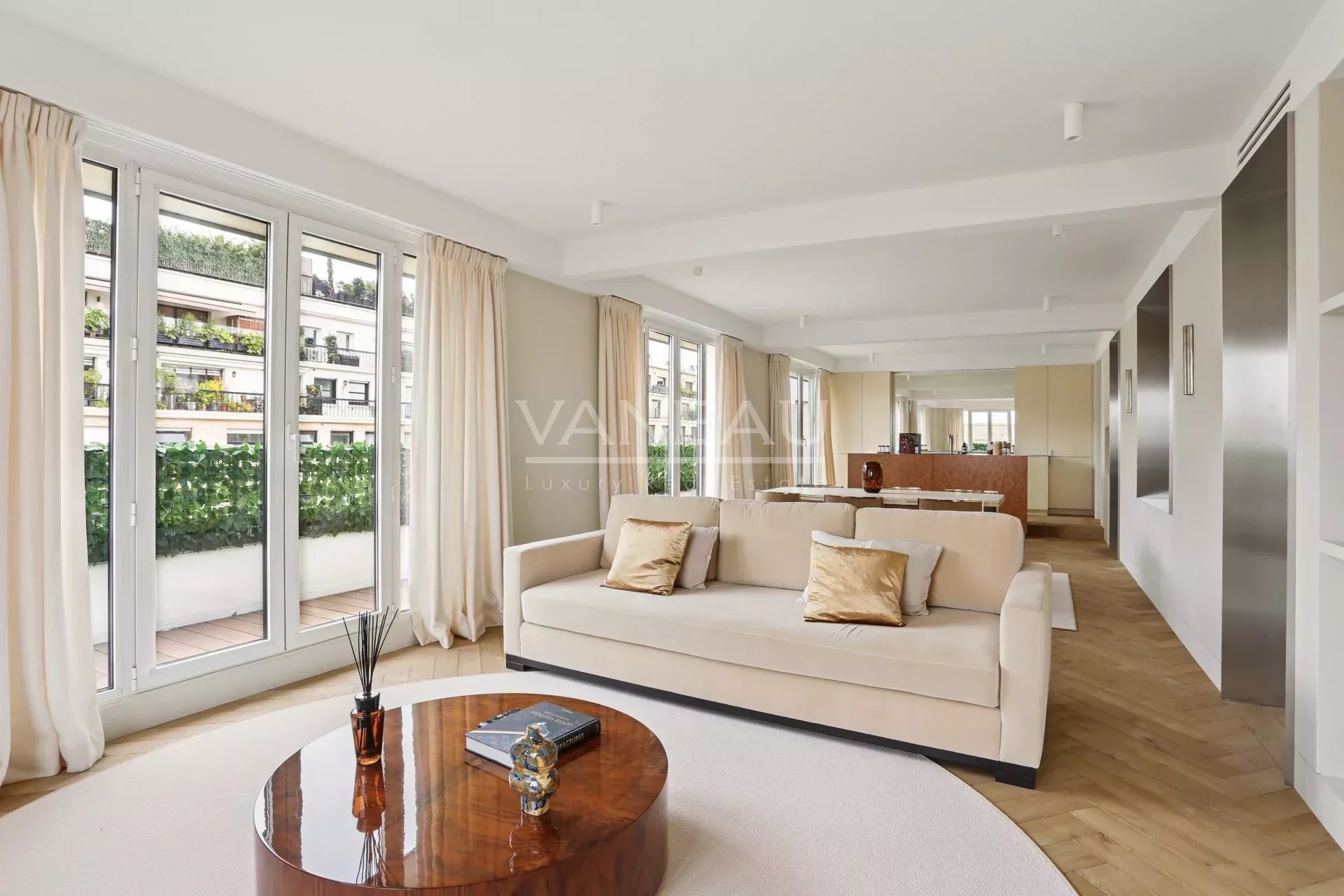 PARIS XVIe - Trocadéro - Panoramic view, upper floor.