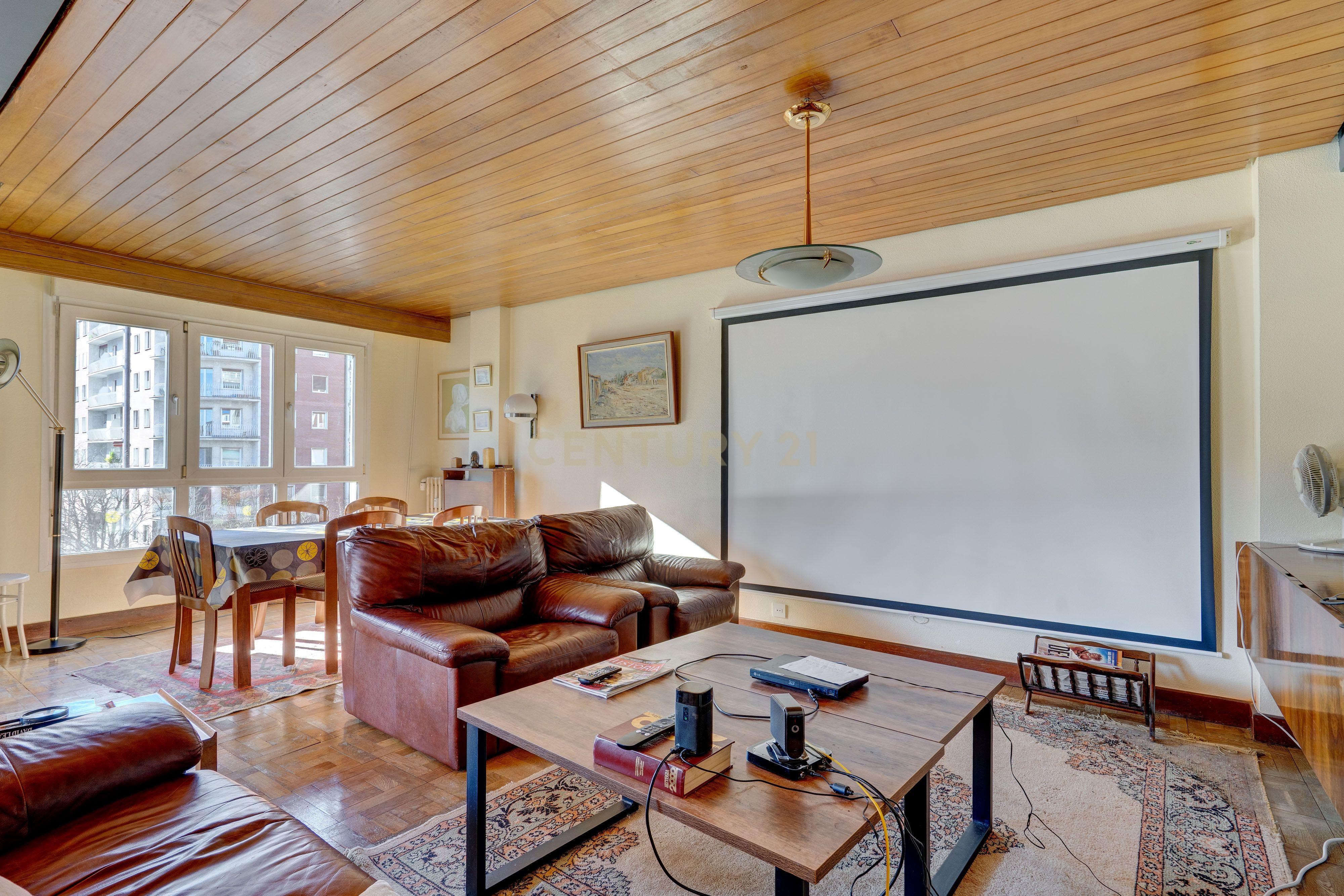 Flat in Avenida Sancho el Sabio Nº33