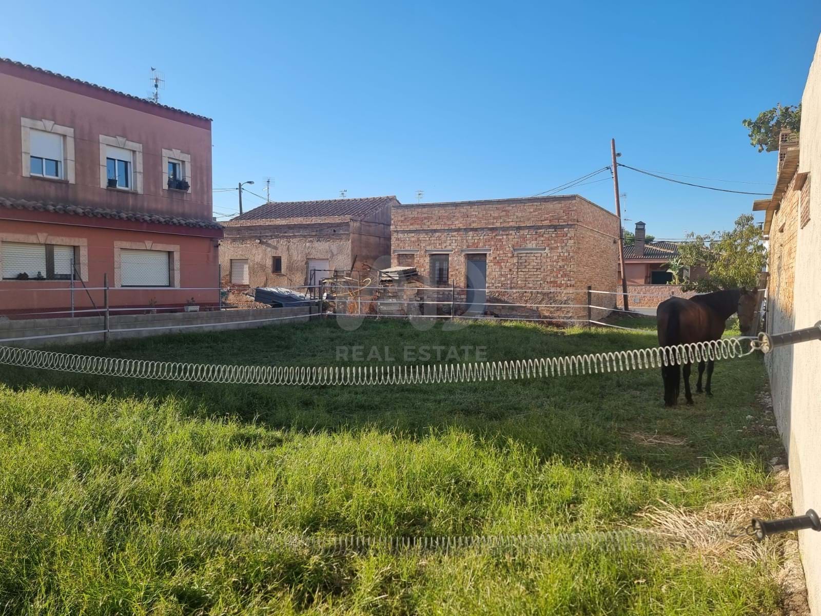 Plot to build on - 443 m2