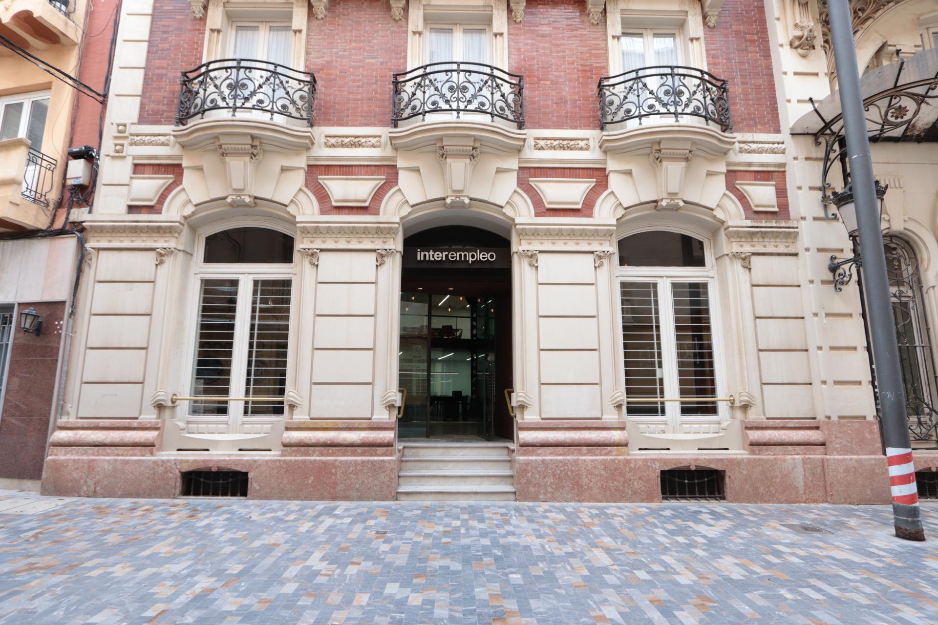 COMMERCIAL PREMISES OF 237 M2 IN THE GRAN HOTEL DE CARTAGENA