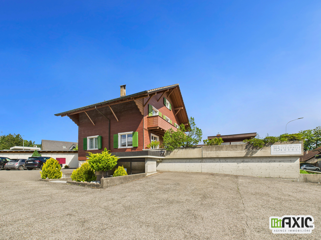 PRICE DROP!! - Mixed-use building – High investment potential