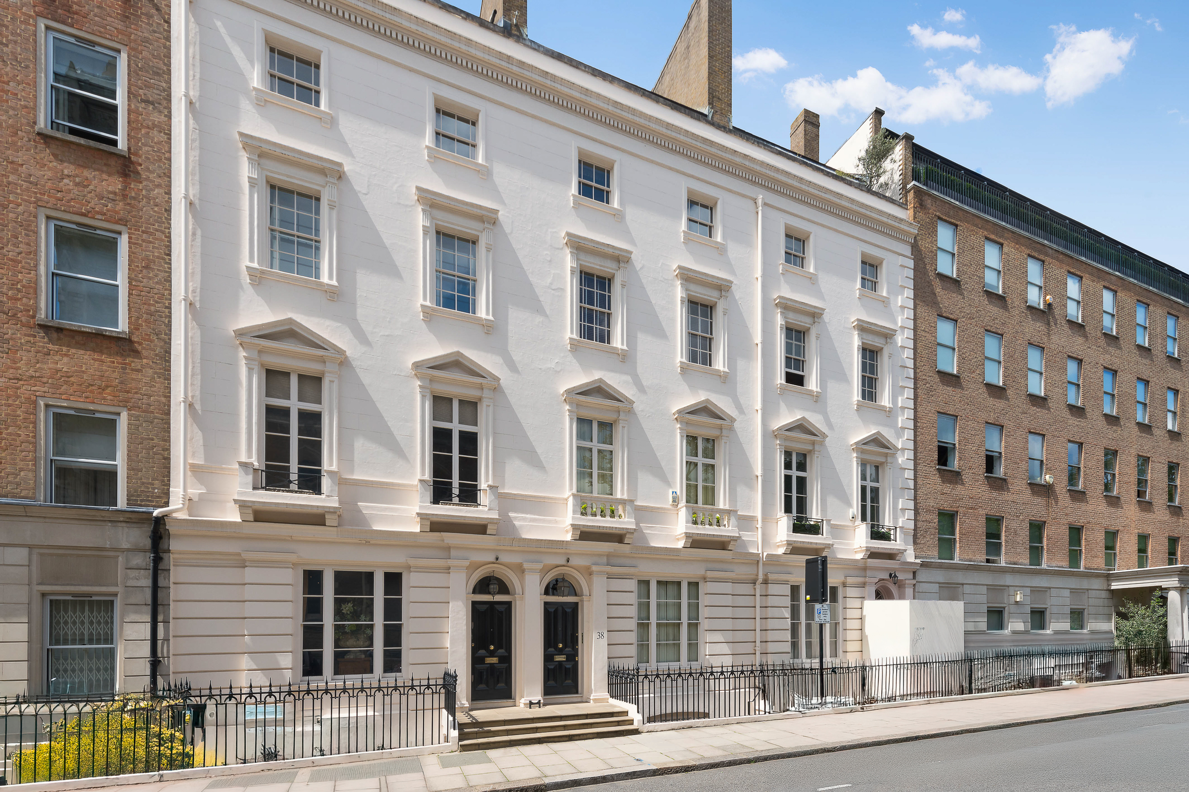 Exceptional Triple-Lateral Property in Belgravia