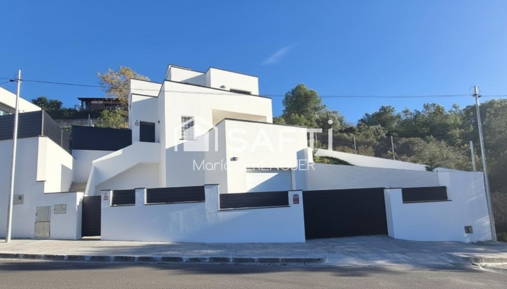 House-Villa For sell in Calafell in Tarragona