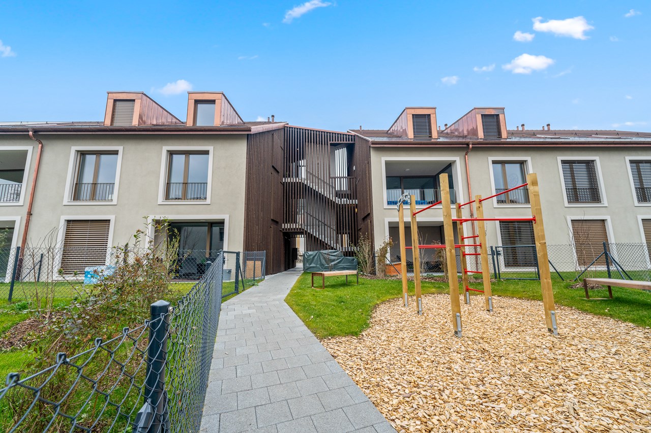 4.5 room ground floor apartments with terrace and large garden for sale in Gletterens