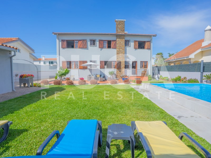 Independent T5 Villa with Pool and AL License | 5 Minutes from the Beach - Esmoriz
