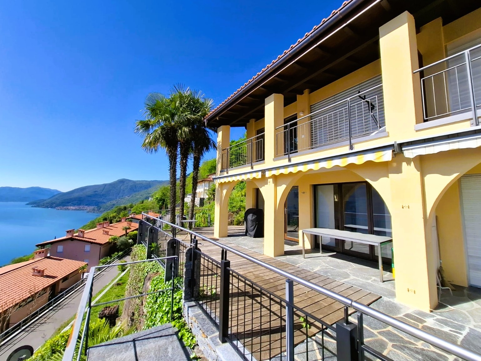 3.5-room house - residential oasis with panoramic view of Lake MaggioreCasa da sogno con vista lago a Brissago perfetta come res…