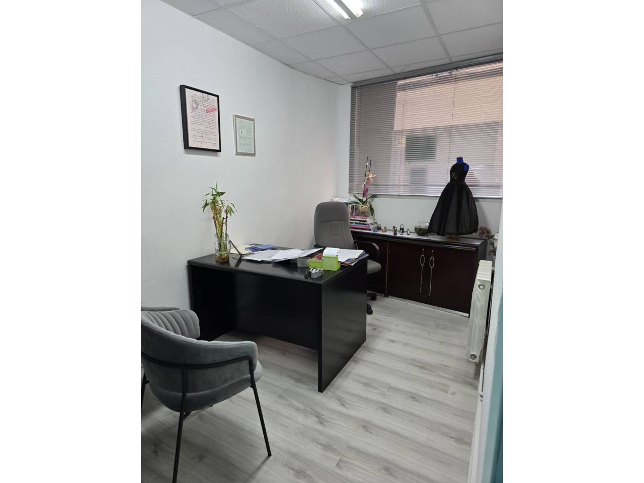 Commercial space for sale on Barcelona Street in Zaragoza