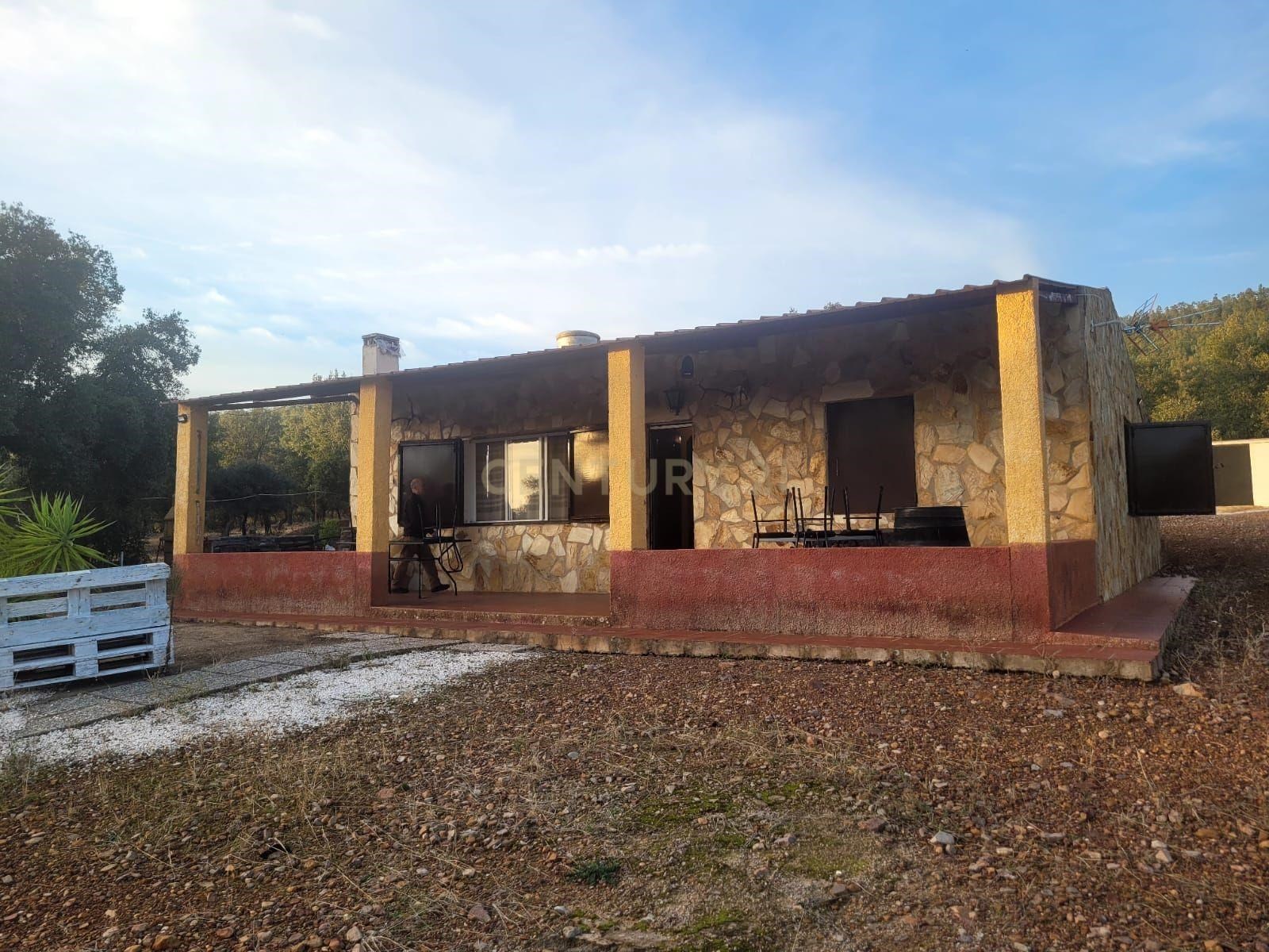 🌿 Unique investment opportunity: 142 hectare rustic property in Badajoz (ROCA DE LA SIERRA) 🌾🏡