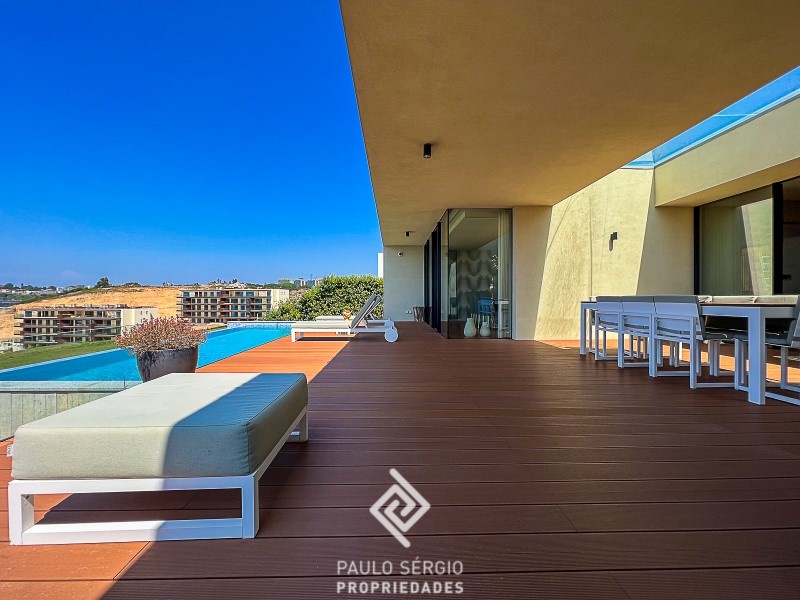Exclusive villa, in the prestigious 'Quinta Marques Gomes'