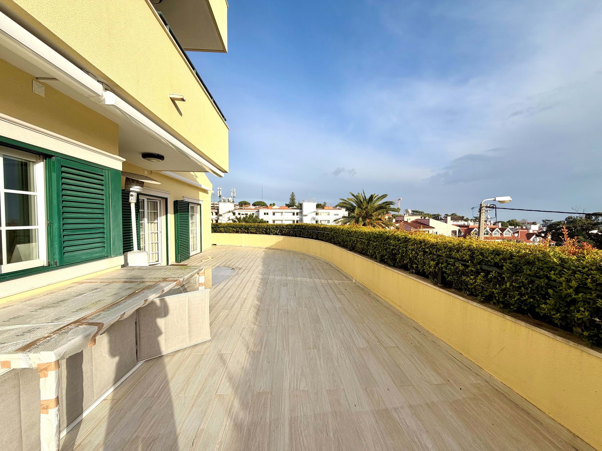 3 Bedroom Apartment - Monte Estoril