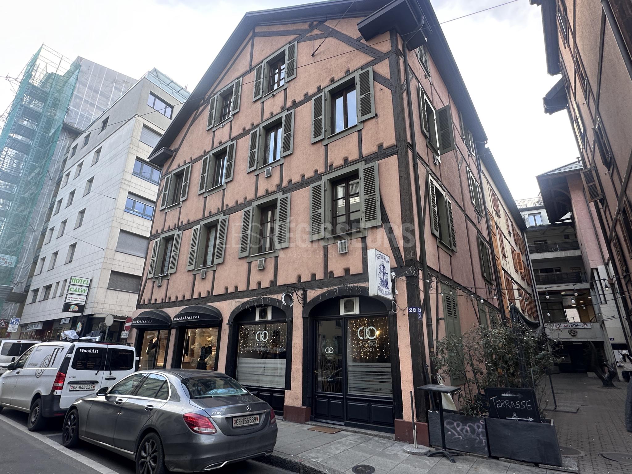 Sale arcade (restaurant) with terrace