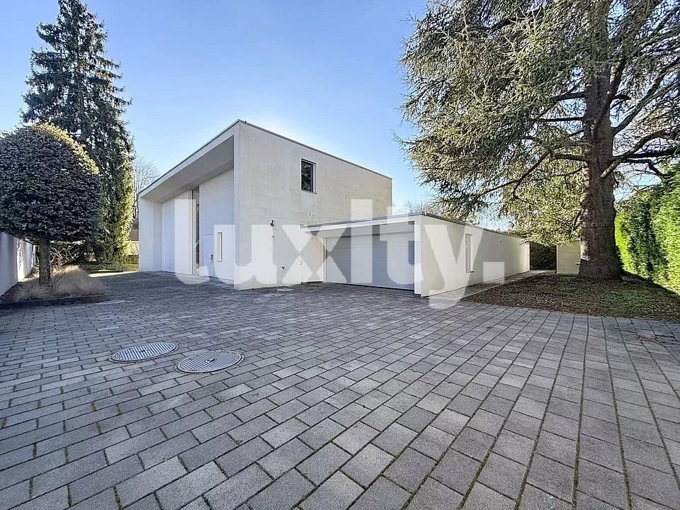 Architect's Villa — A Contemporary Haven of Peace