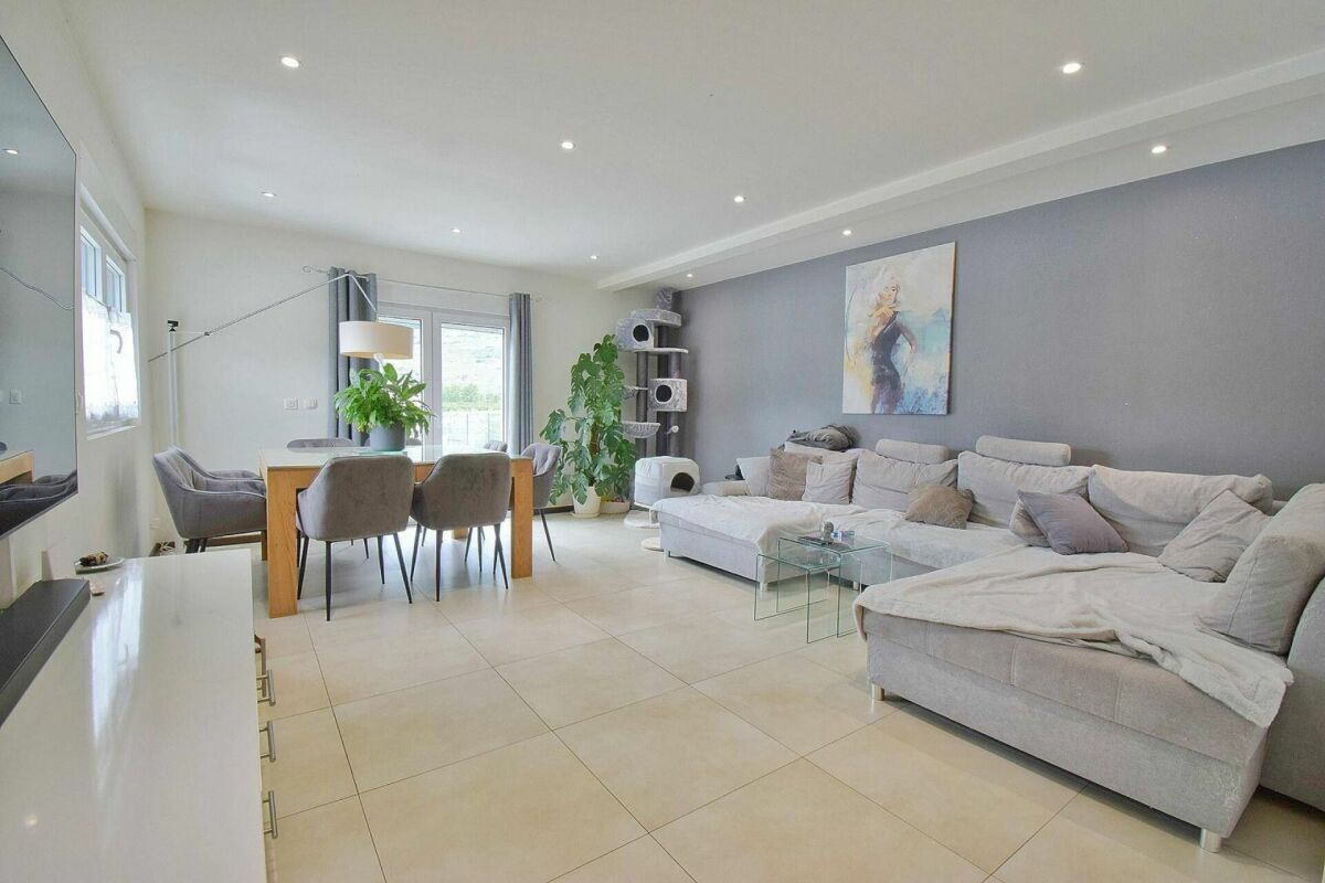 5.5 room apartment in Fully