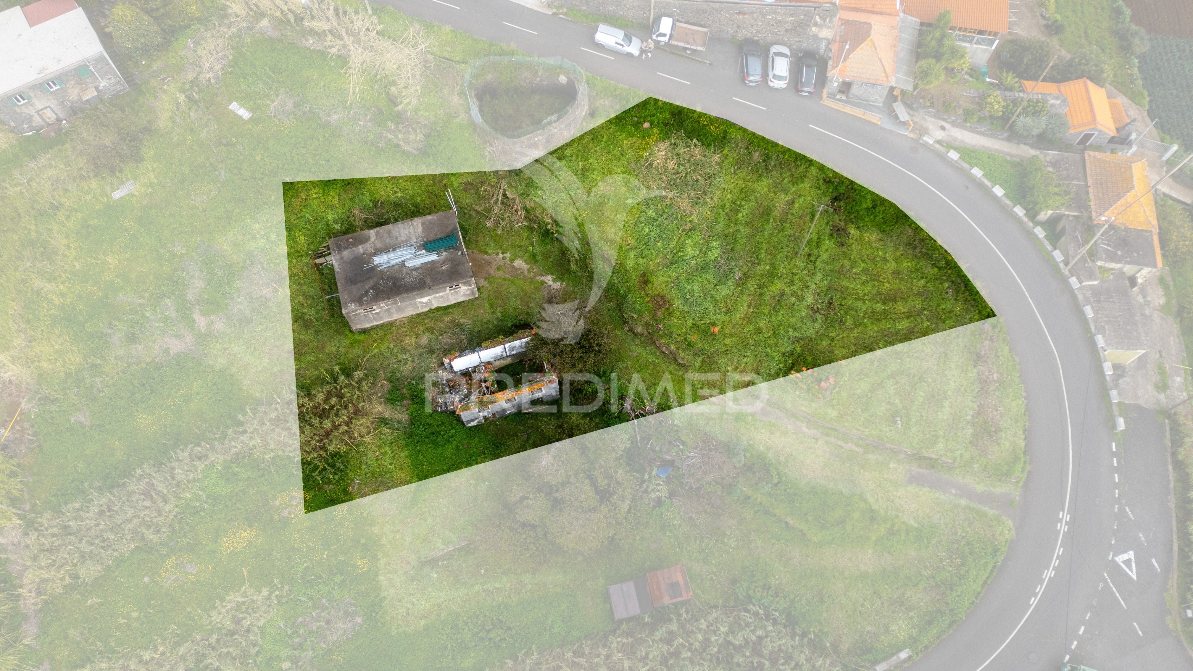 Building land with 1095 m2 in Caniço