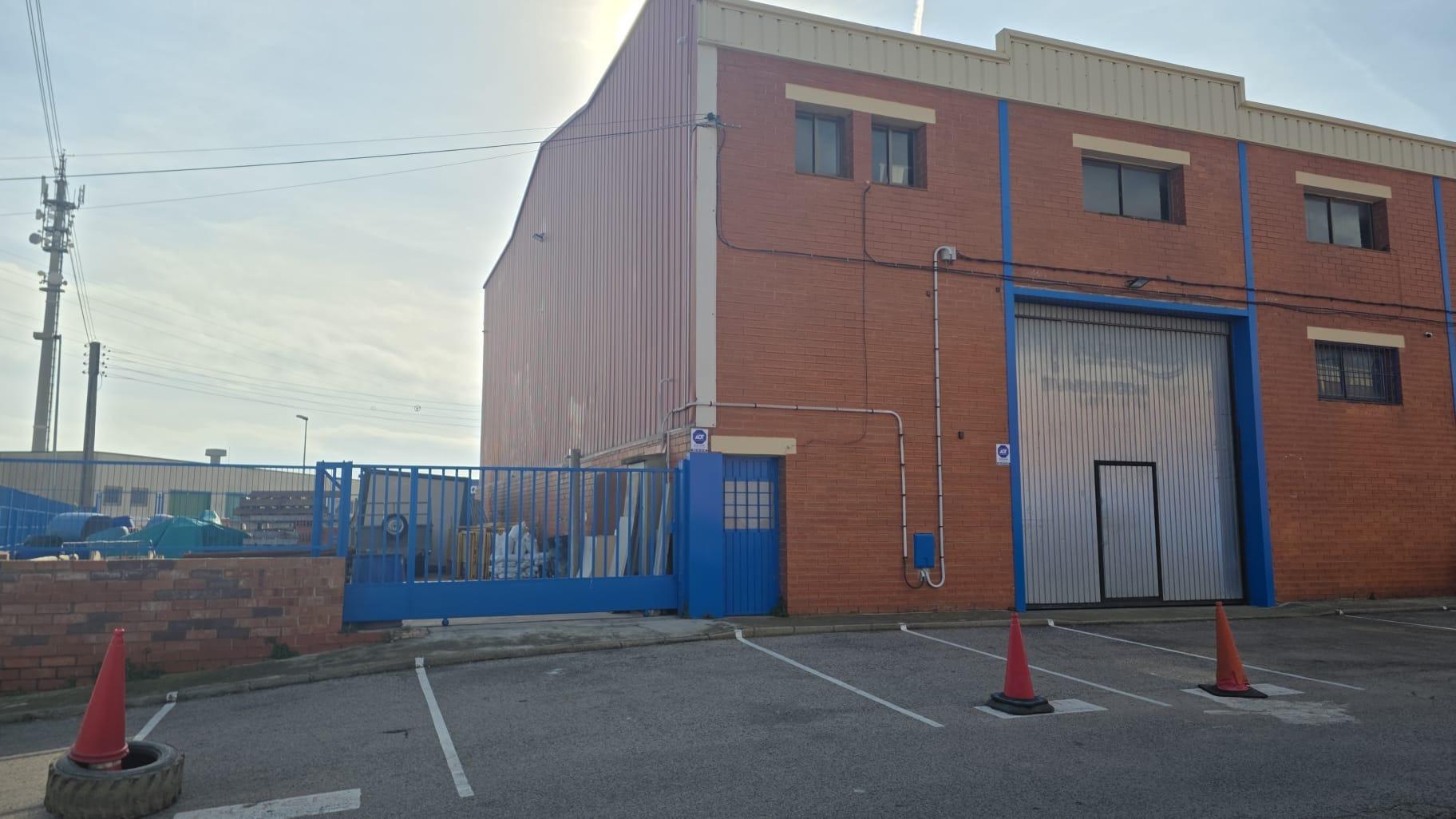 Premium Industrial Warehouse in Francolí: Logistics, Corporate Image and Private Yard