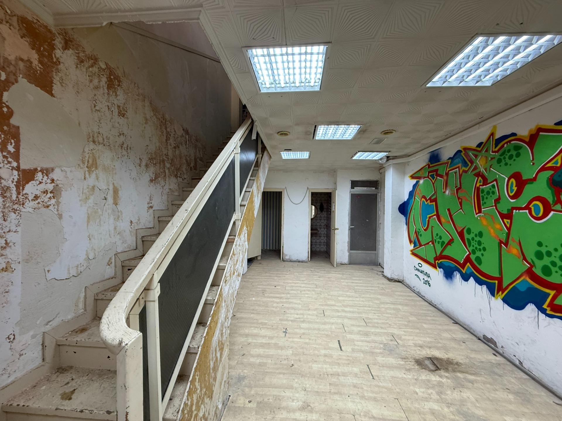 Building for sale to renovate in the center of Cartagena.