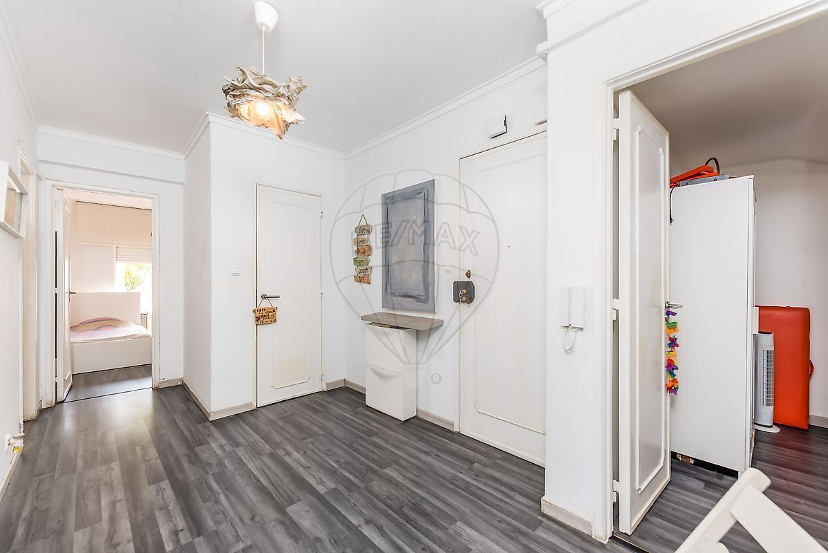 Condo for sale in Odivelas, Portugal