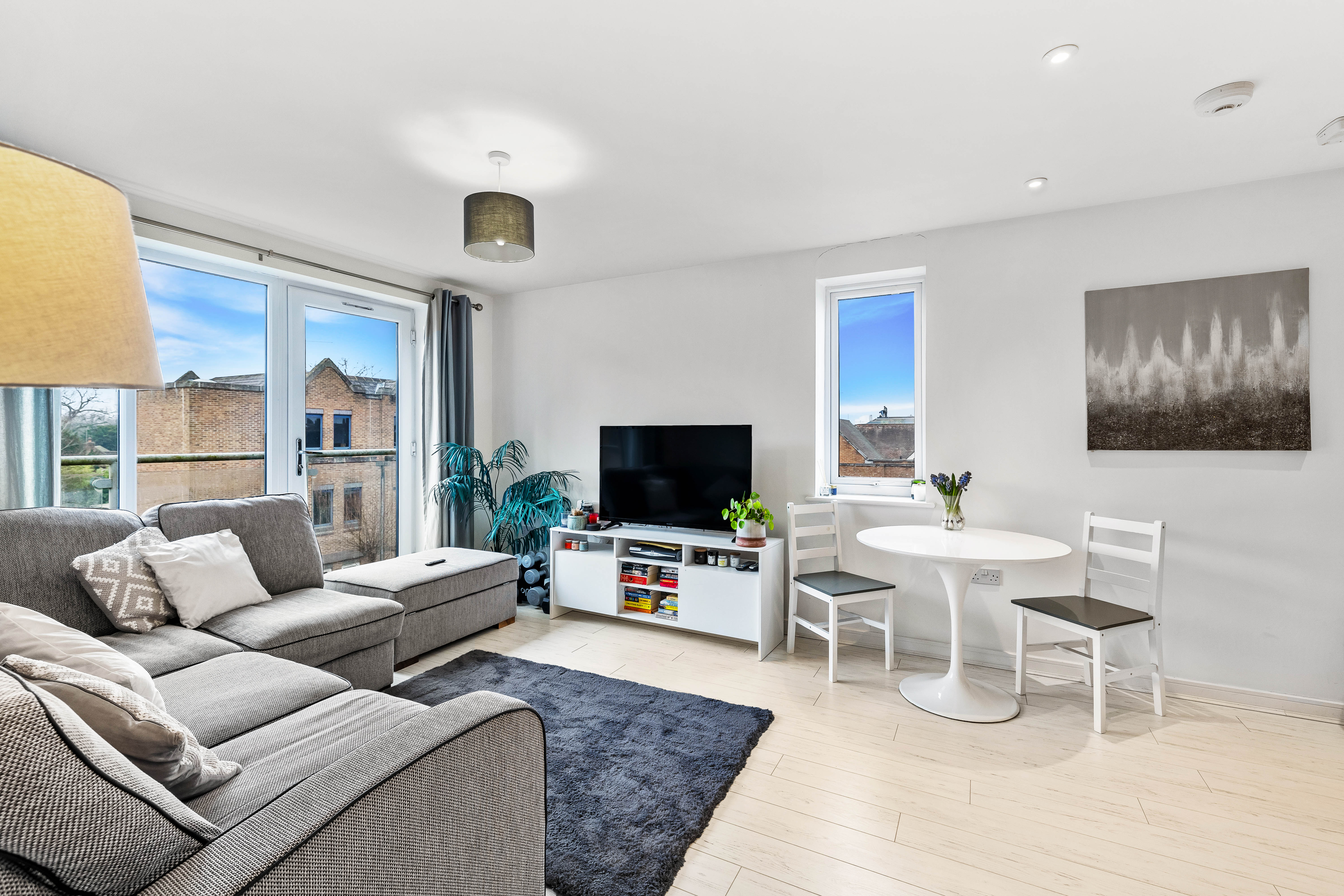 Victoria Road,Horley,RH6 7HG - £190000