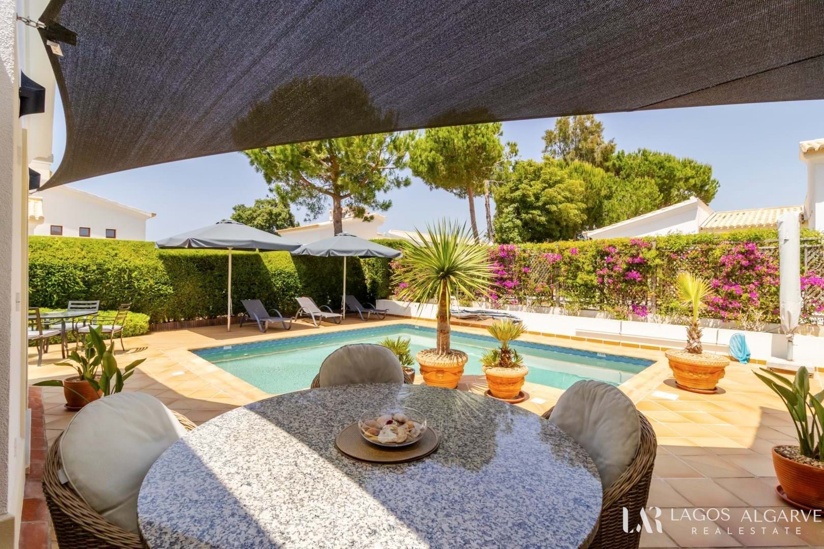 3 bedroom villa with pool and garage in Alma Verde close to Burgau and Salema Beach