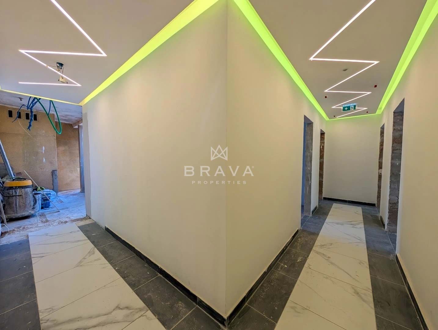 Hotel with 30 rooms and shops in the final stages of renovation in downtown Faro