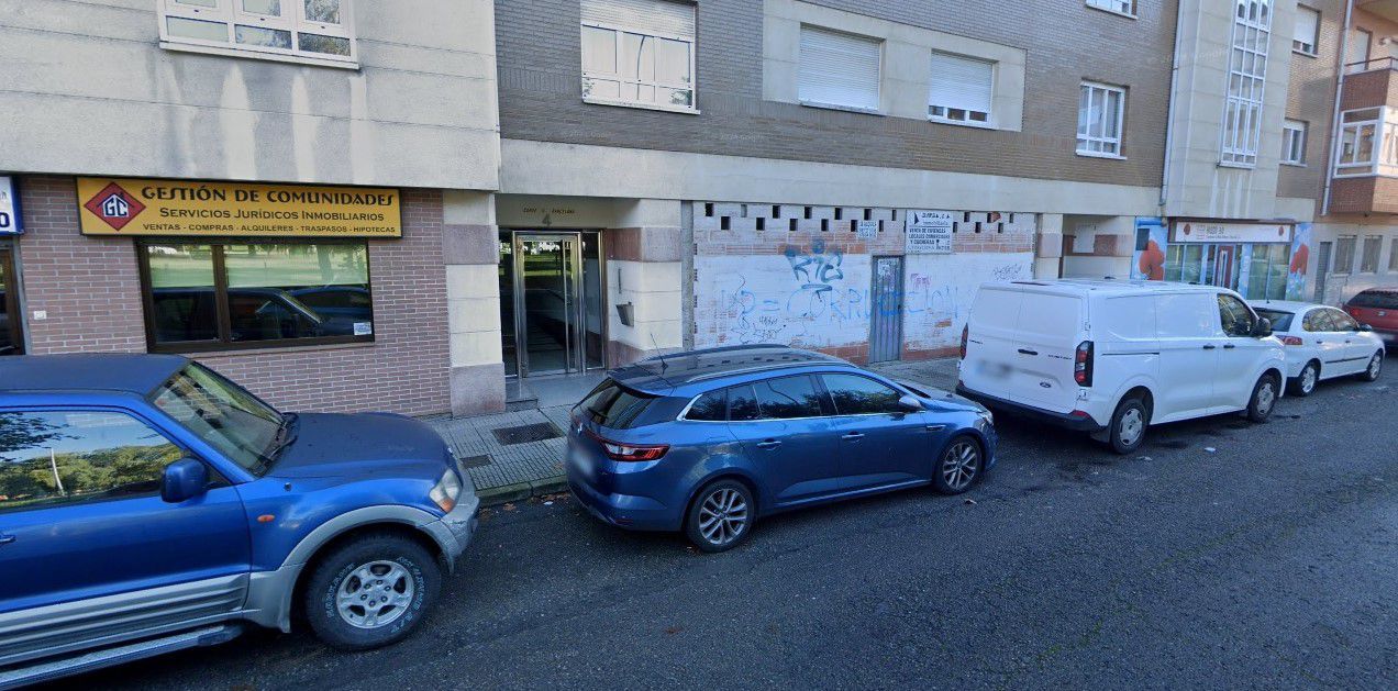 Commercial for sale in León, Spain