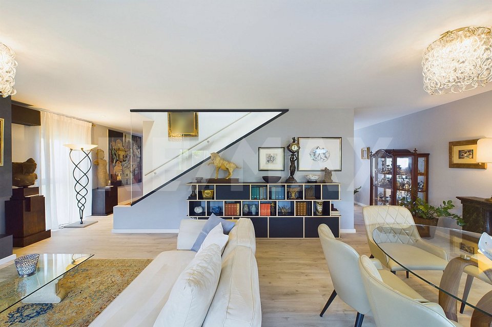 Moderna casa unifamiliare con giardino anche per vacanze