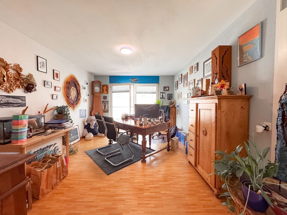 Beautiful commercial premises, well rented with gross yield of 5.5%.