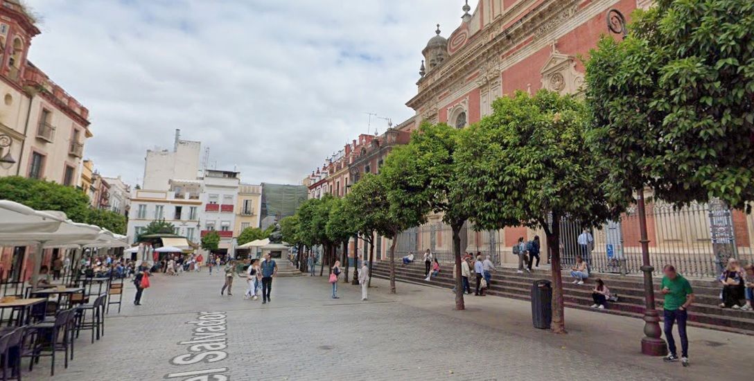 Building for sale in Seville, Spain