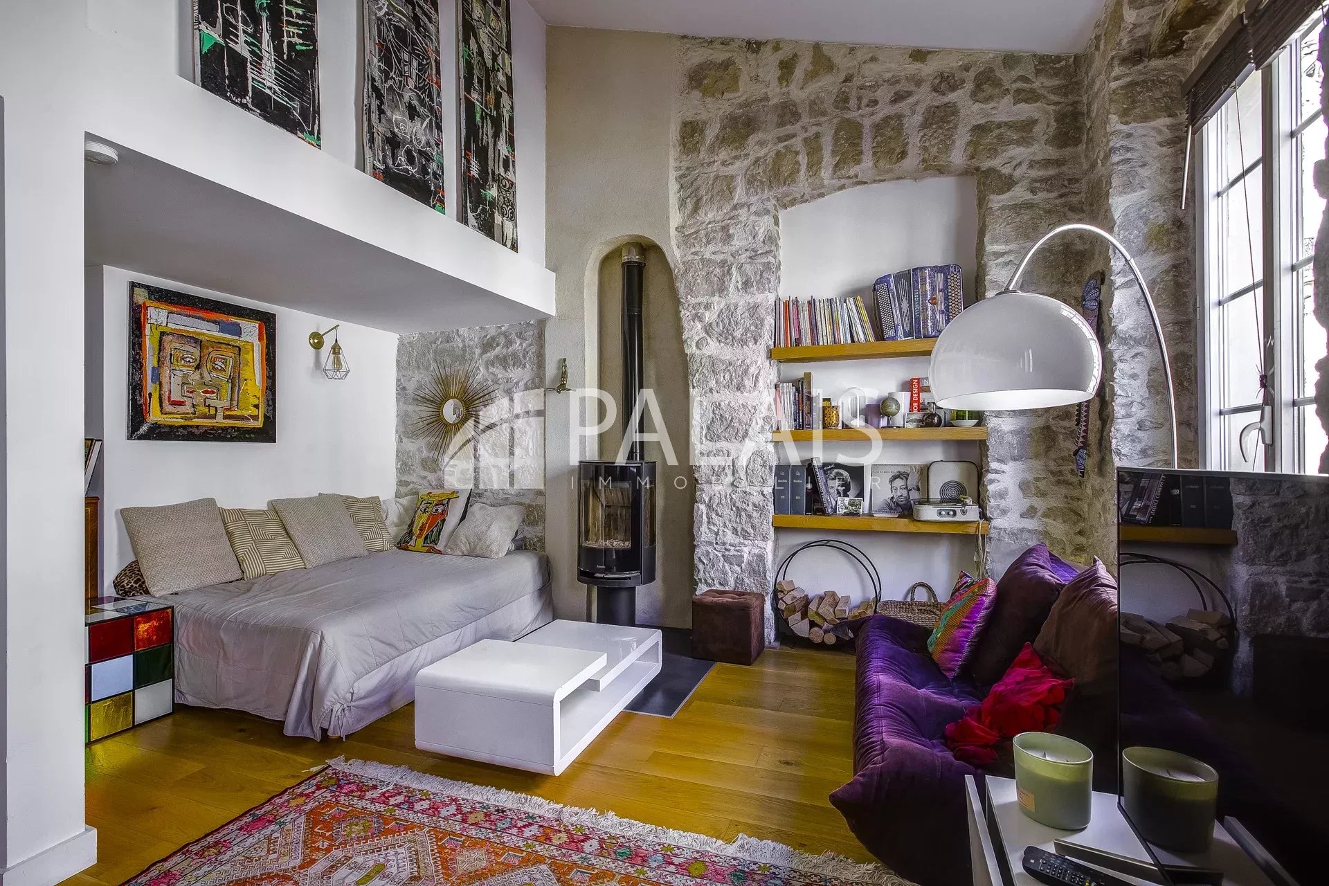 Modern apartment with fireplace in Nice