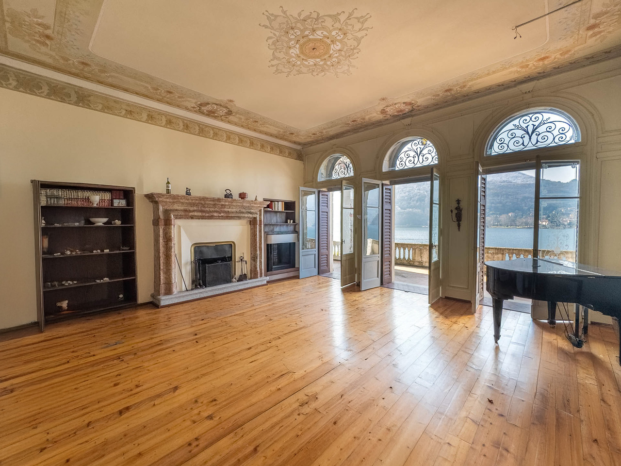 Charming lakefront villa in Morcote