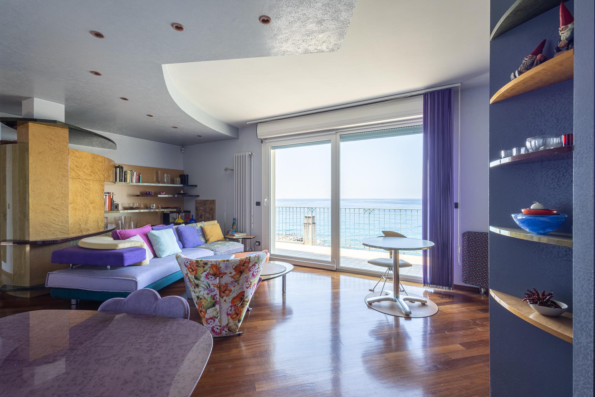 AG-DOM 1508 - Semi-detached villa with swimming pool facing the sea