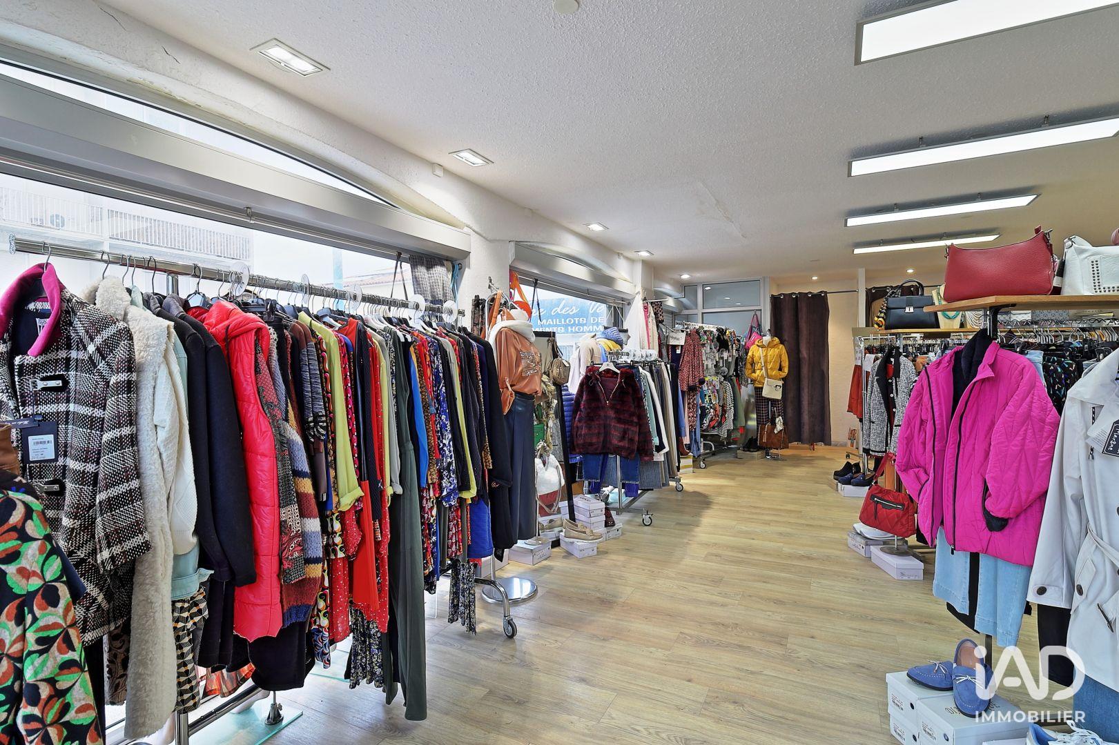 Building for sale in Saint-Cyprien, France