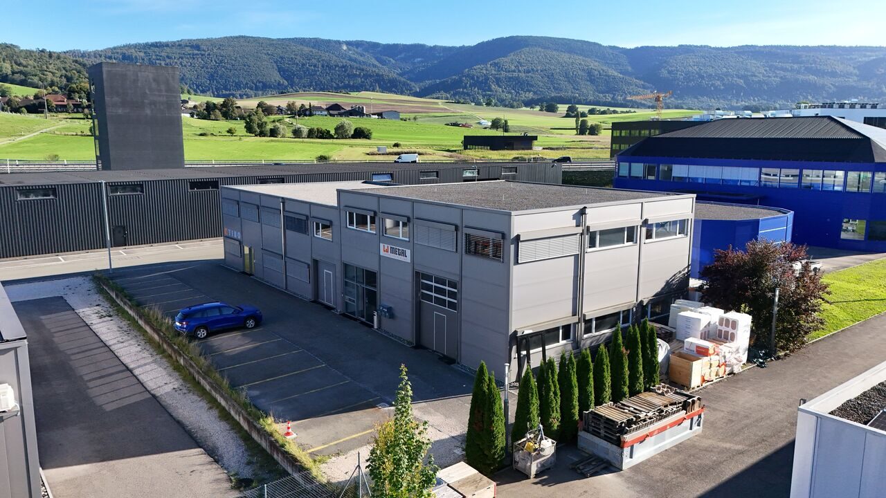 For sale building with workshops and offices in Delémont