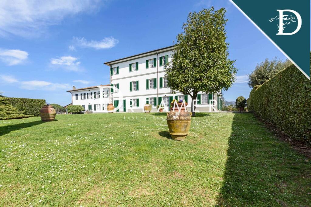 9 bedroom villa for sale in Tuscany, Lucca, Lucca, Italy [Anonymoused]