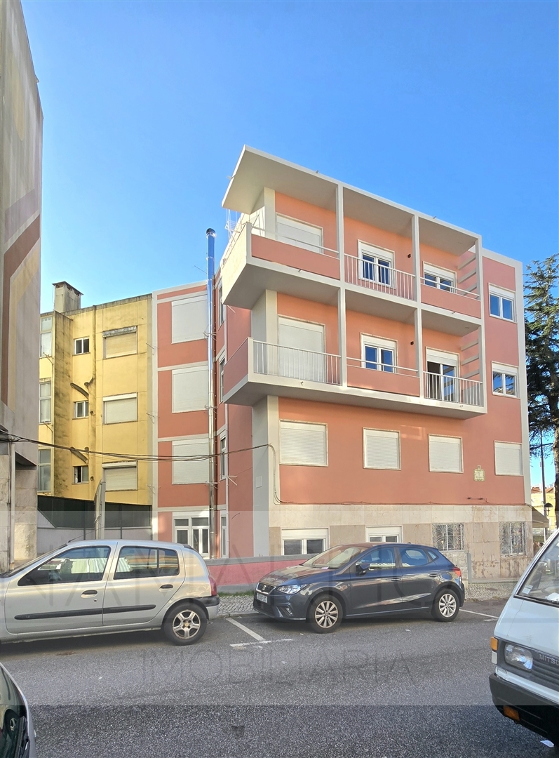 Building for sale, Lisboa, Amadora, Mina de Água, Portugal (Amadora, Portugal)