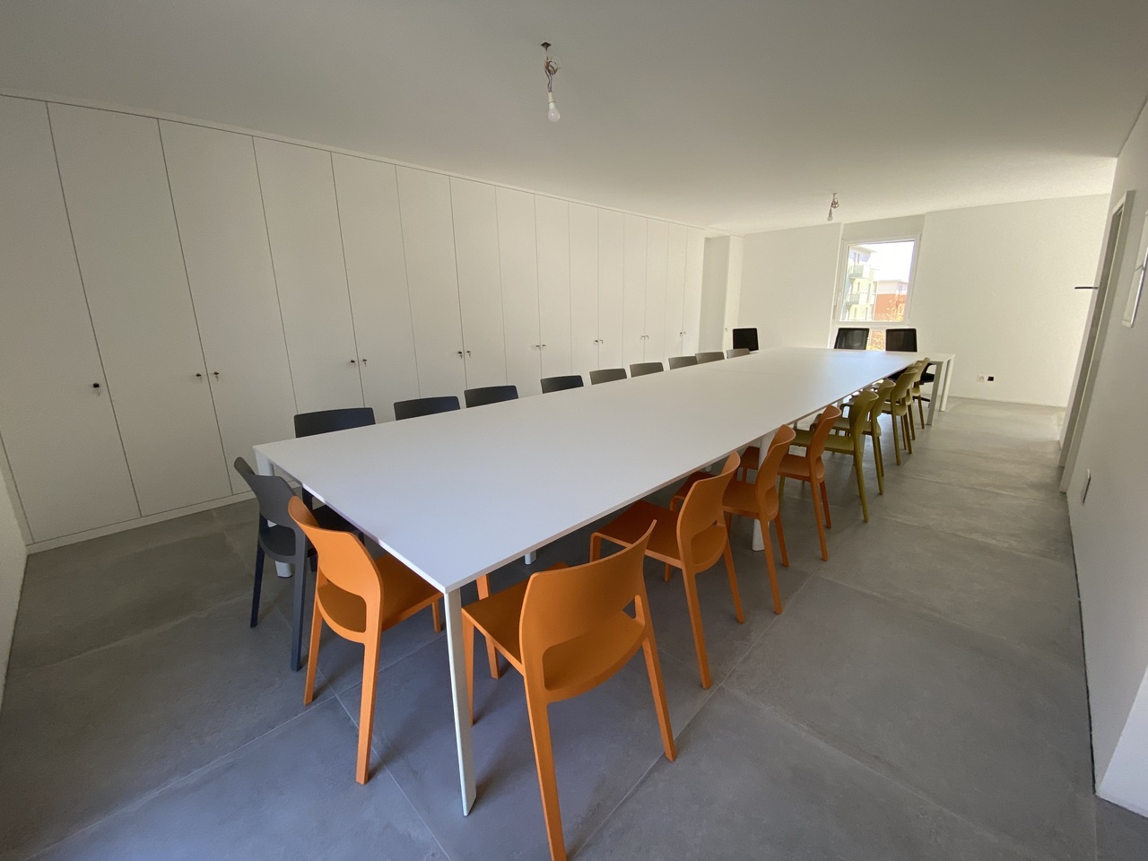 Modern and spacious furnished office for sale in Losone