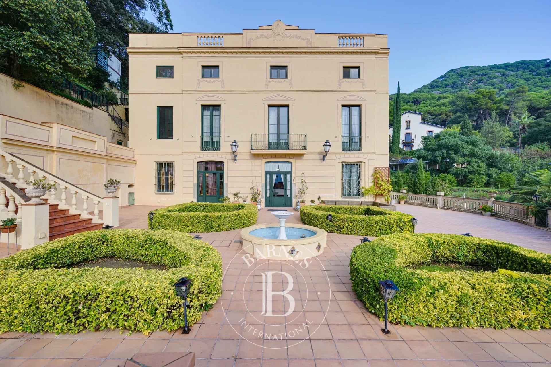 Historic farmhouse for sale in Premià de Dalt (Barcelona).