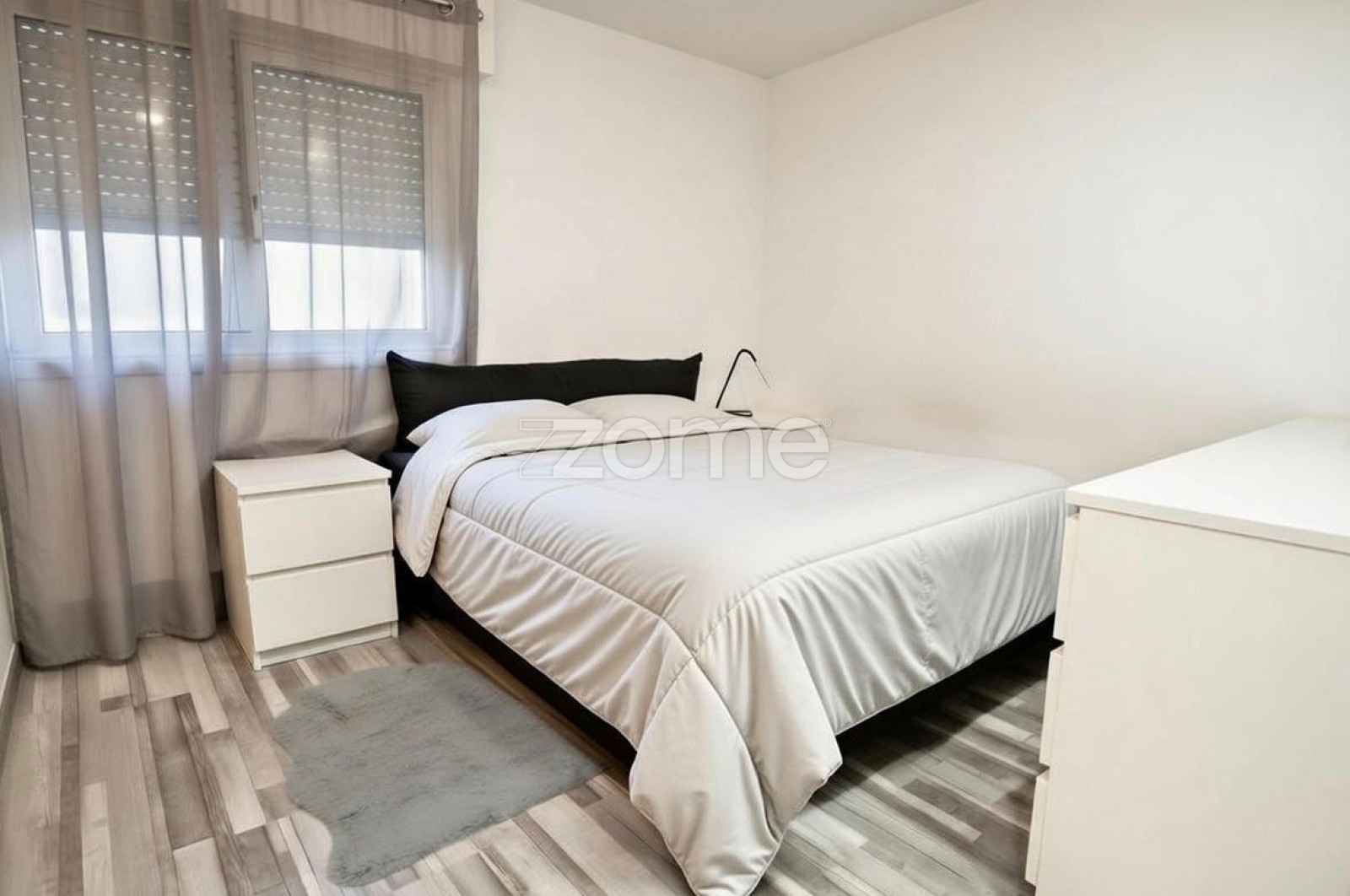 Condo for sale in Santo António dos Cavaleiros, Portugal