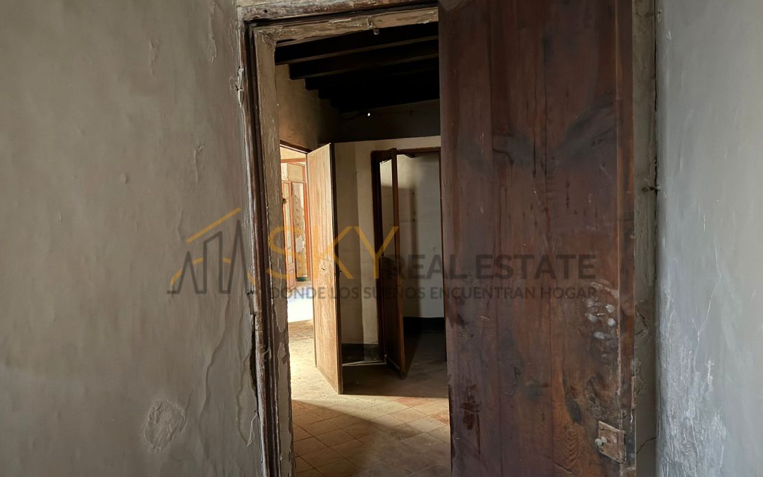 Building for sale in Palma de Mallorca, Spain