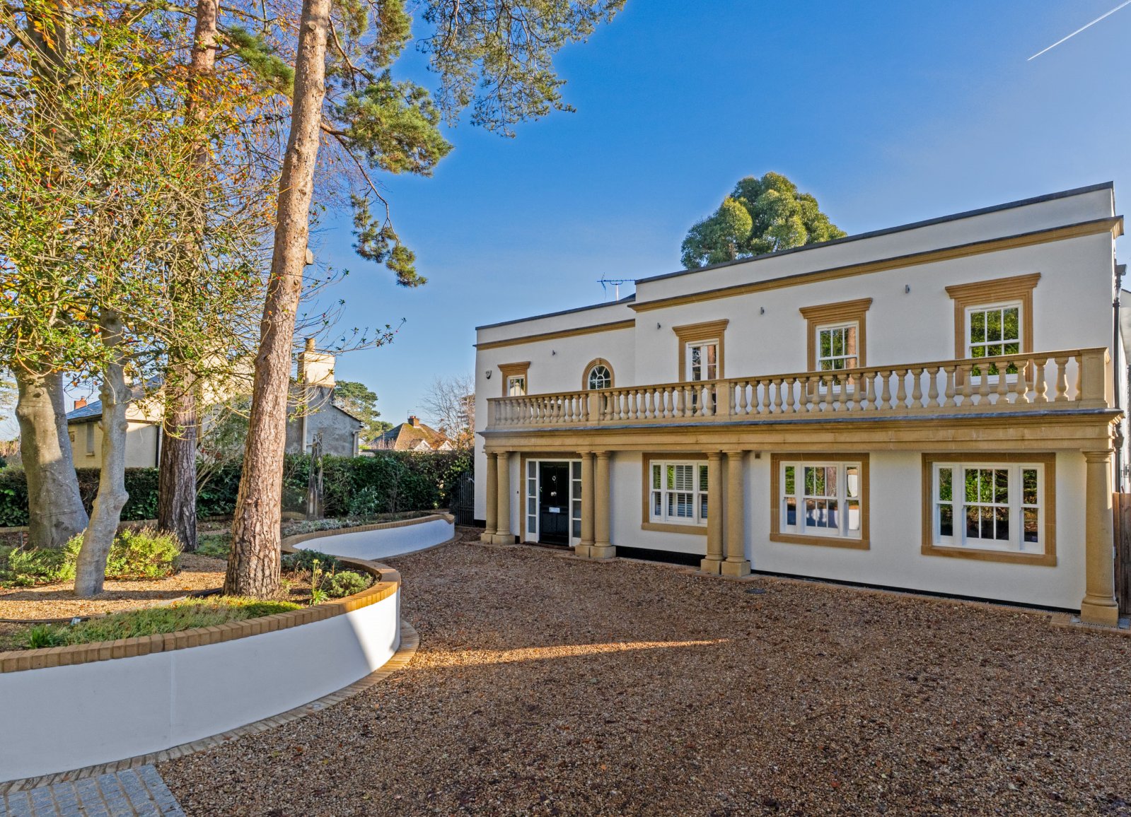 Detached House: for sale in Hertfordshire