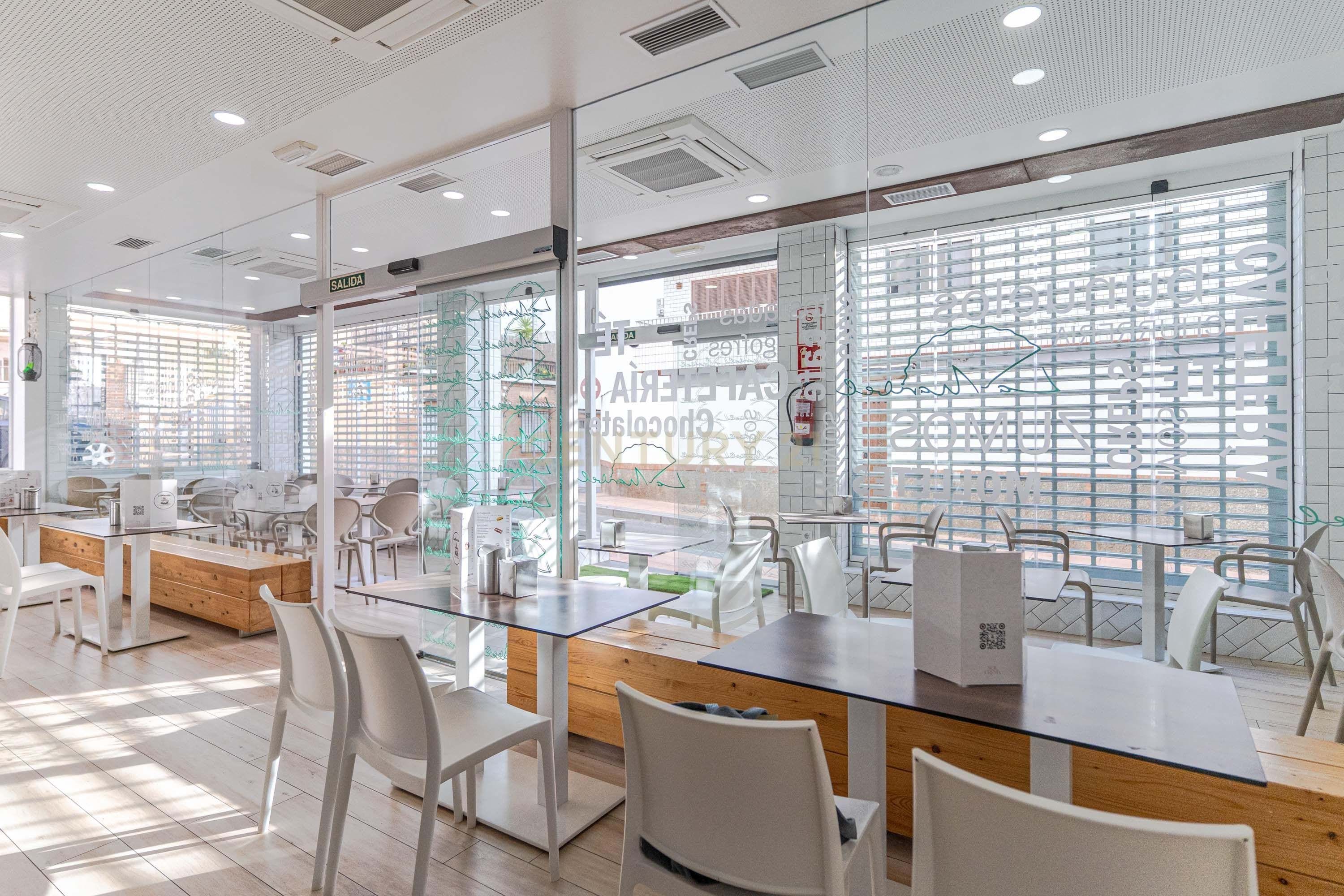 OPPORTUNITY ! Cafeteria in the heart of Motril-Maximum traffic area