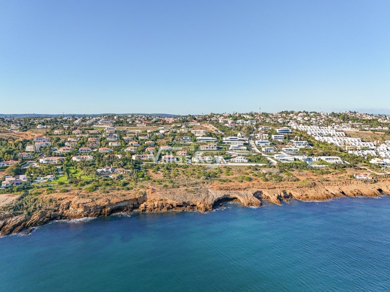 FOR CONSTRUCTION PREMIUM LAND WITH SEA VIEW | LUZ - LAGOS