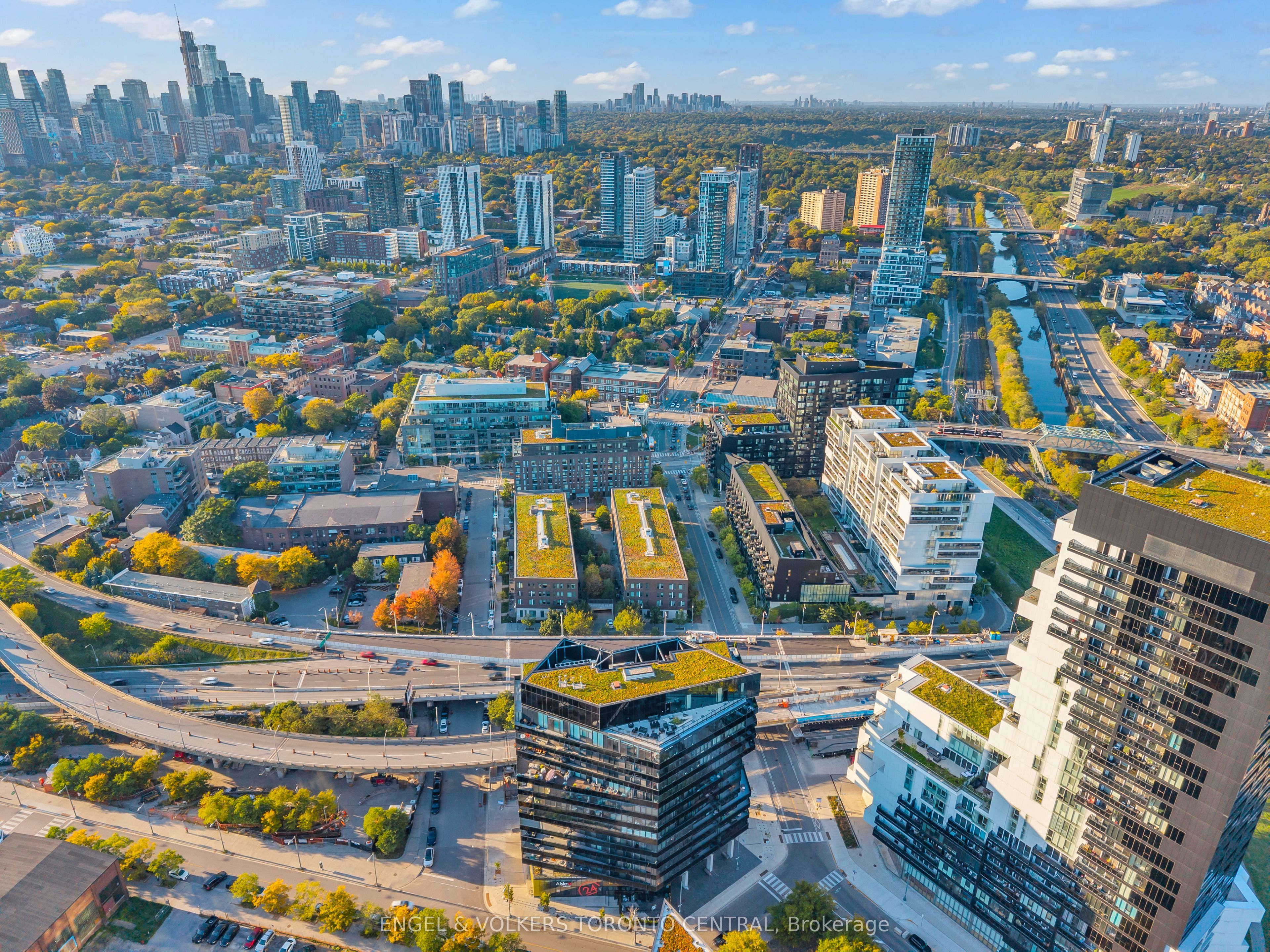 Stylish One Bedroom Condo With Exceptional Amenities - 21 Lawren Harris ...