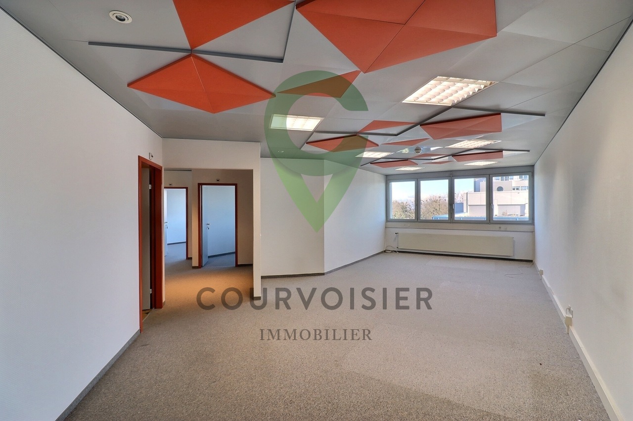 SPACIOUS MULTI-PURPOSE COMMERCIAL PREMISES