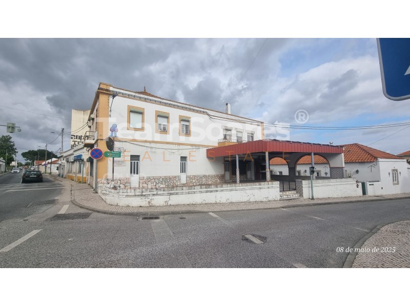 Building in Quinta do Anjo