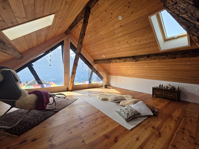 COZY AND SPACIOUS WITH GARDEN